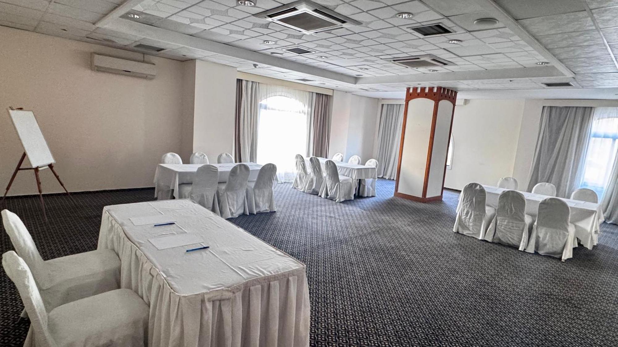 Navarria Blue Hotel Limassol Exterior foto