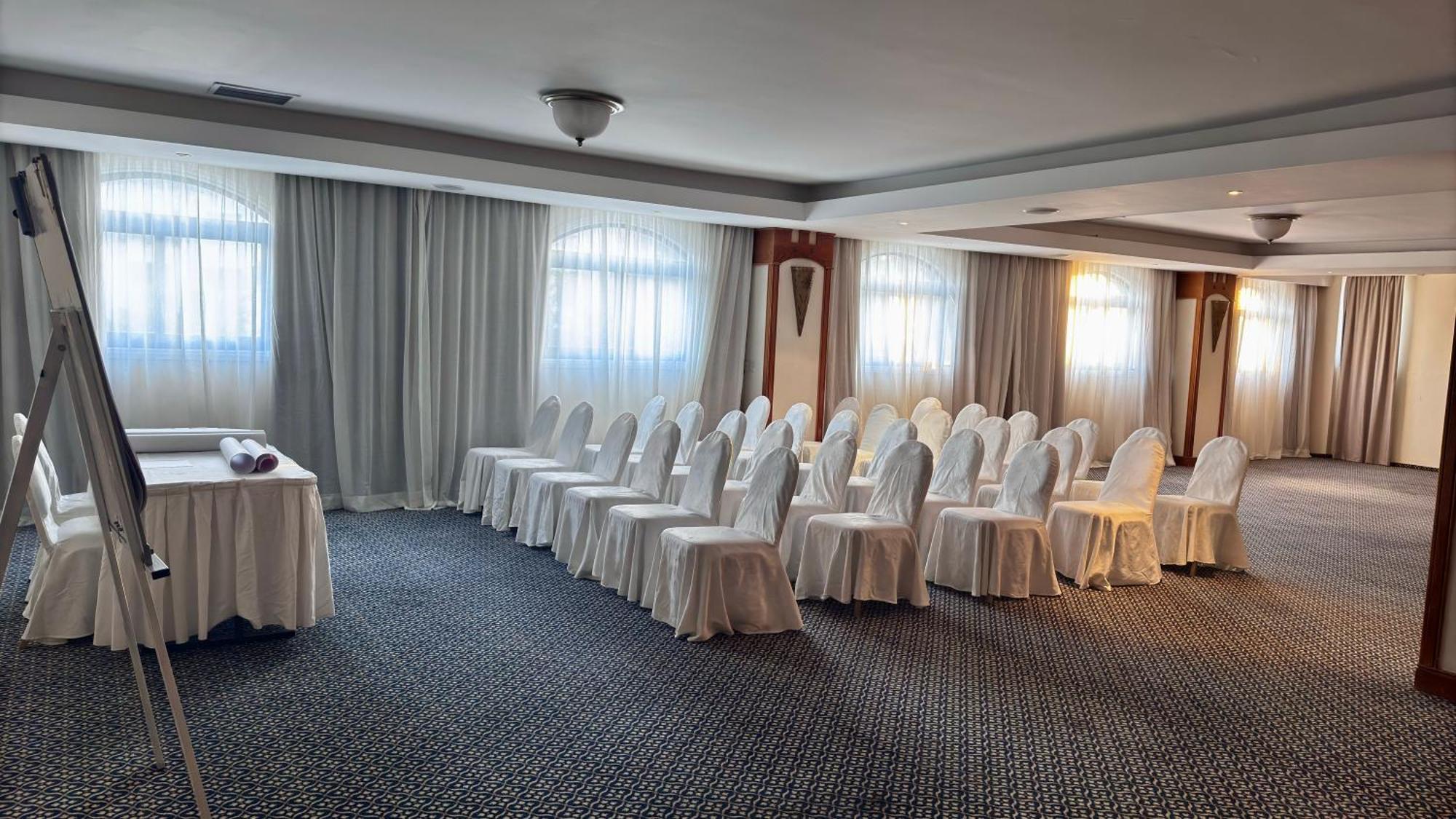 Navarria Blue Hotel Limassol Exterior foto