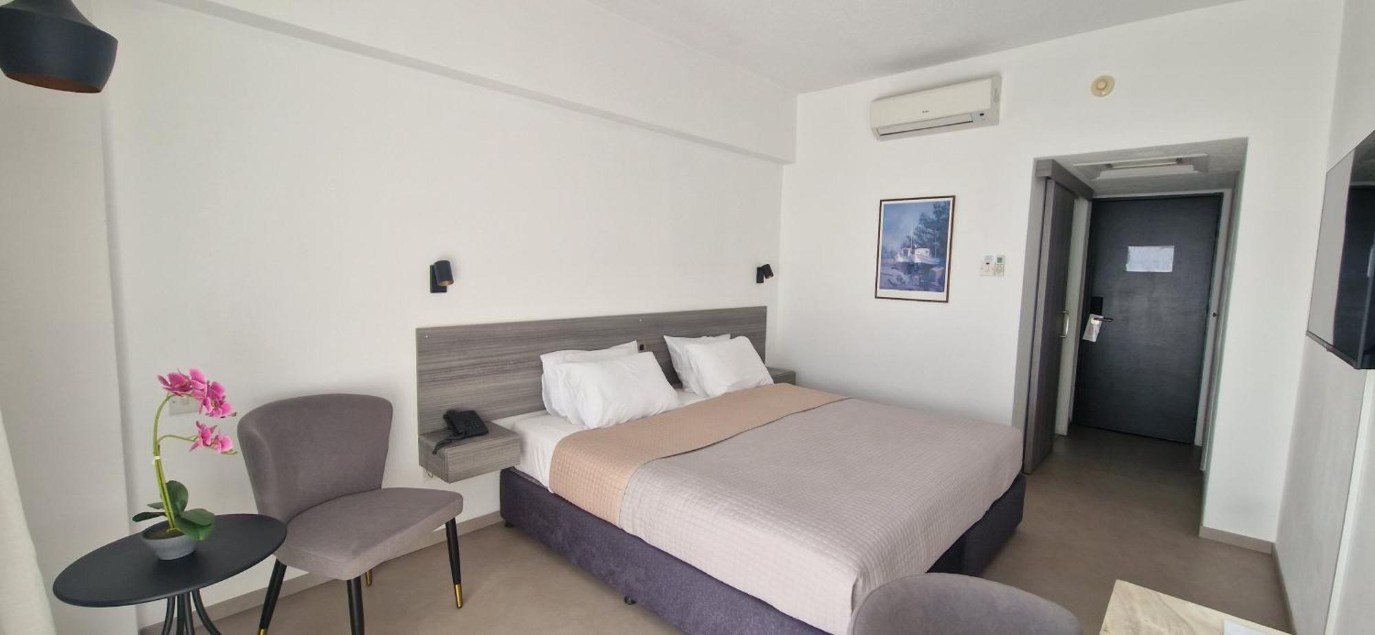 Navarria Blue Hotel Limassol Exterior foto