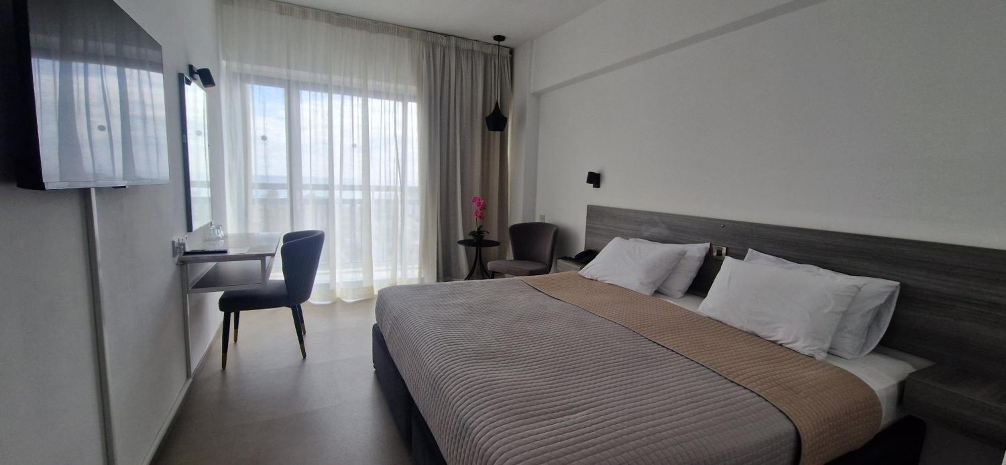 Navarria Blue Hotel Limassol Exterior foto